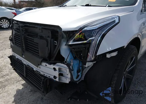 2022 Cadillac Xt5 Awd Premium Luxury z USA, uszkodzony, nr VIN 1GYKNDR46NZ162252